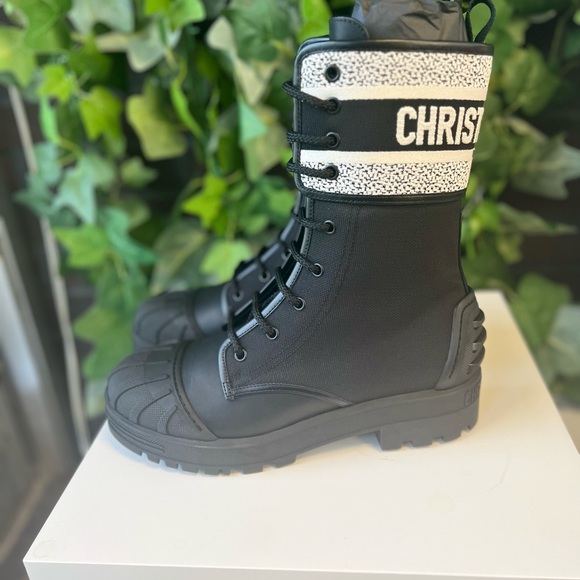 SOLD 🔥🔥🔥 Christian Dior D-Major Boots🔥🔥 - Picture 3 of 5